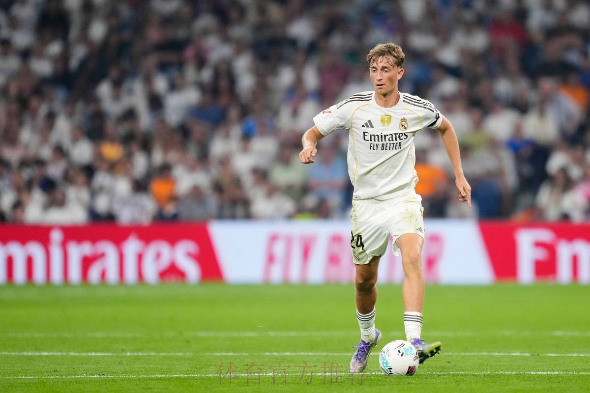 瓦伦前锋:主裁搞得一团糟 我理解皇马队员们的感受 瓦伦前锋:主裁搞得一团糟 我理解皇马队员们的感受